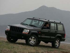 Jeep 2500 2003 года